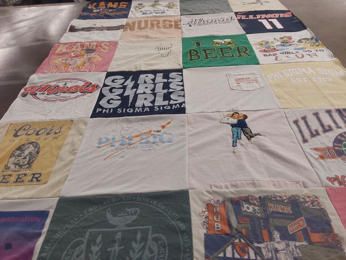 T-shirt quilt from university of illinois by Olivia from IL