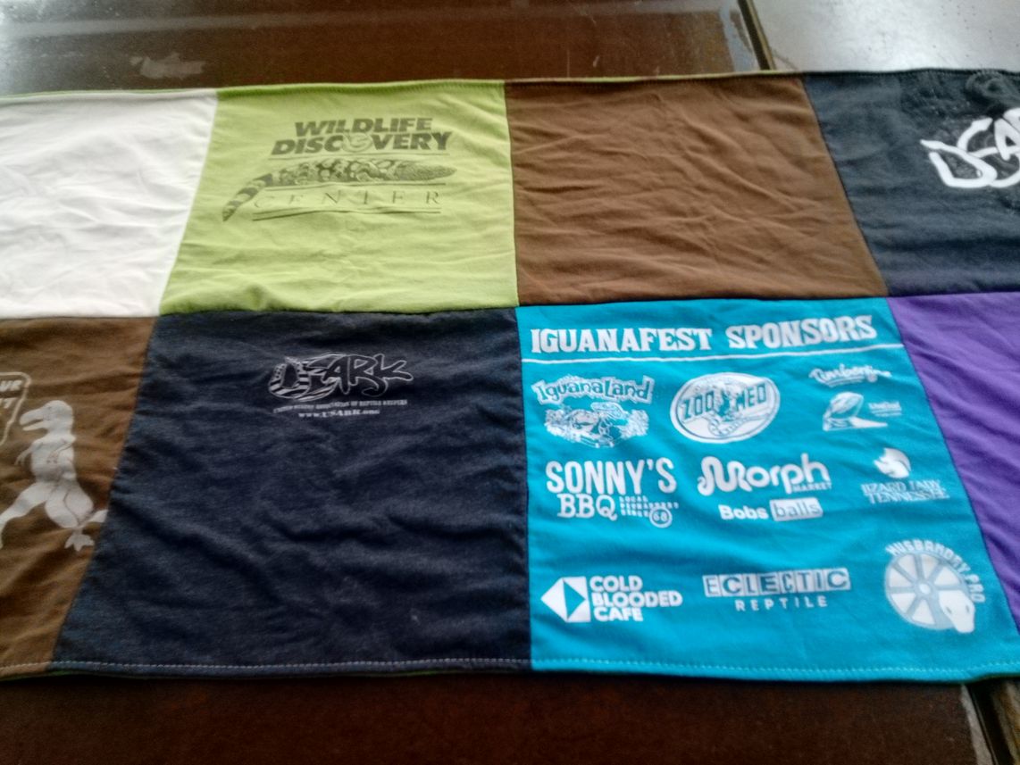 T-shirt quilt with wildlife, reptiles themes by Nell from TN