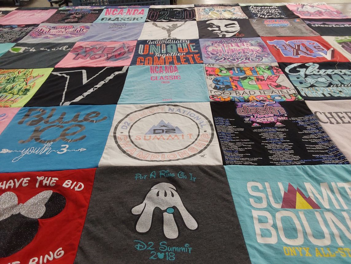 T-shirt quilt with cheerleading, competitions themes by SUMMER from AL