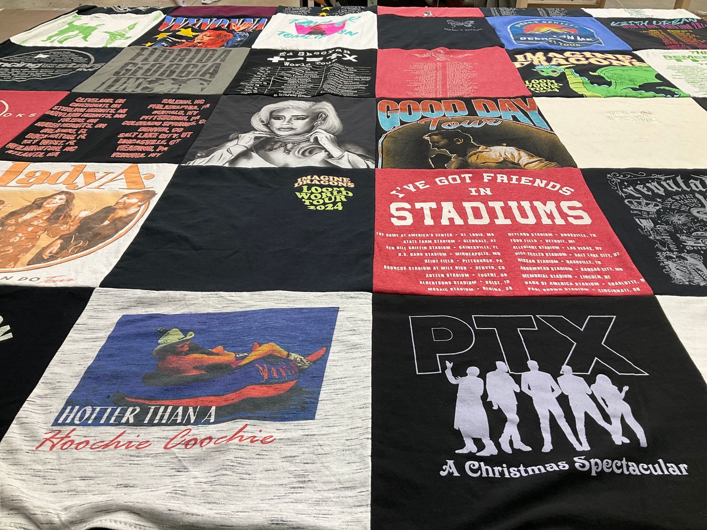 T-shirt quilt with music, concerts themes by Holland from UT