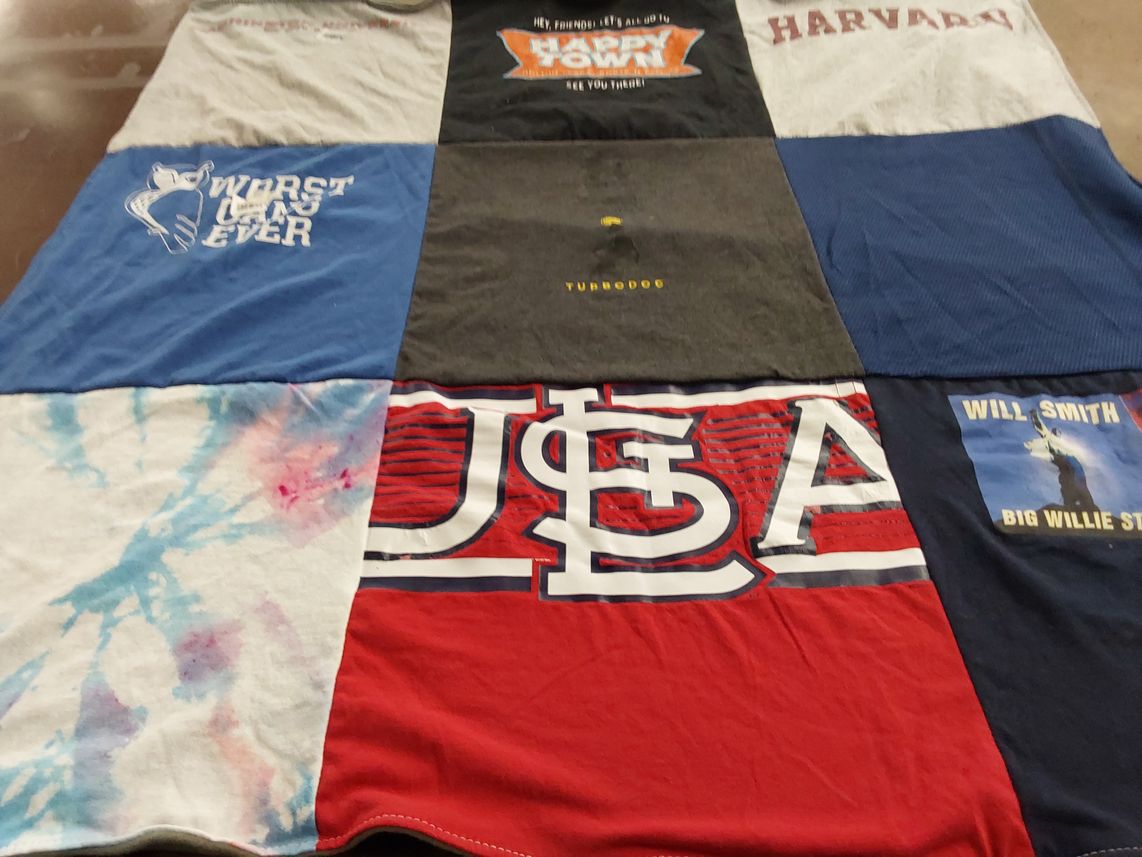 T-shirt quilt featuring st. louis cardinals by Lindsay from MO