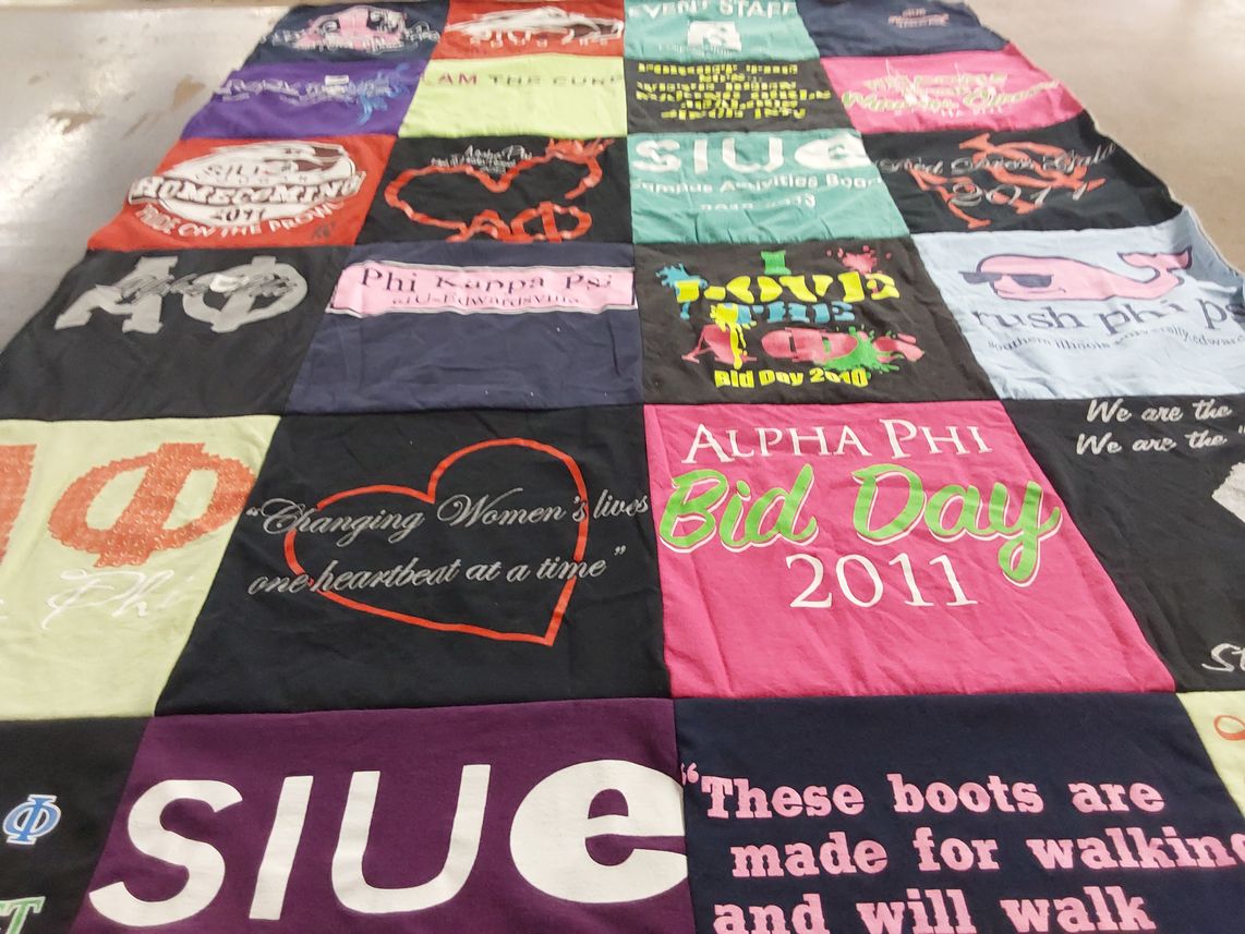 T-shirt quilt from southern illinois university edwardsville by Pam from SD