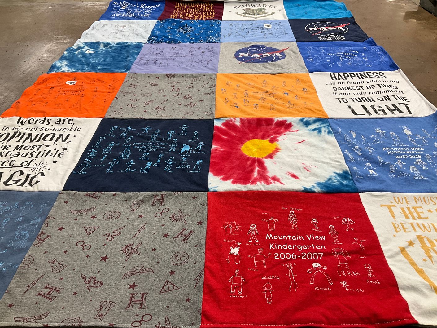 T-shirt quilt from mountain view kindergarten by Leni from CO
