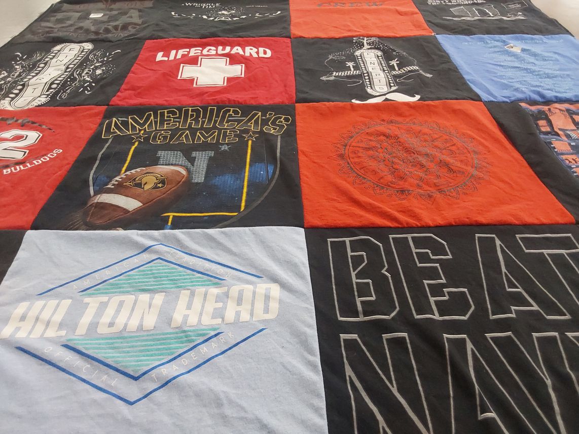 T-shirt quilt featuring bulldogs by Terrell from GA