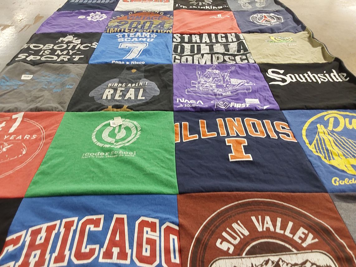 T-shirt quilt from university of illinois by Marco from CA