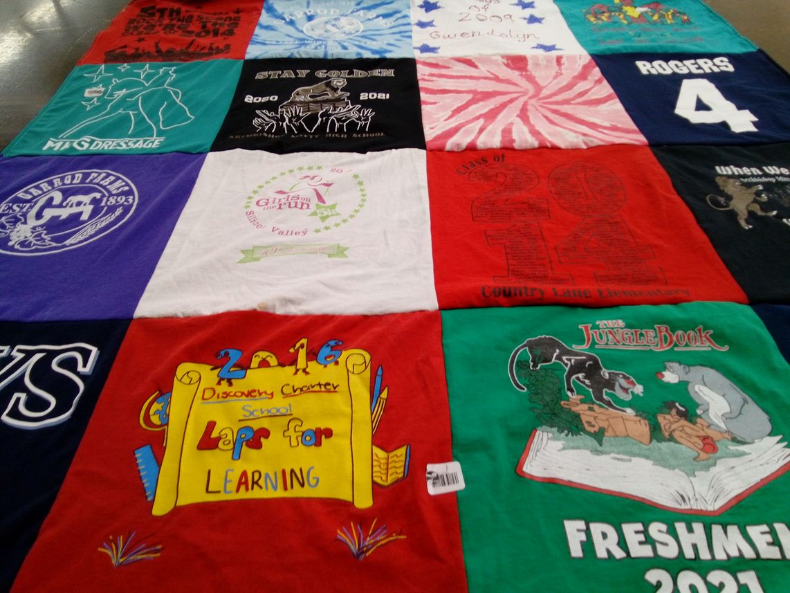 T-shirt quilt from country lane elementary school, discovery charter school by Laura from CA