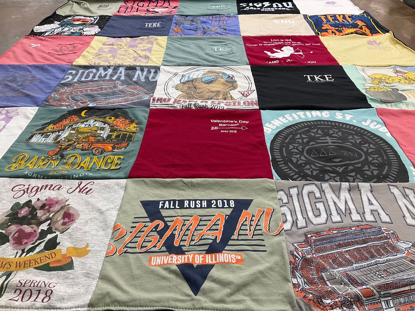 T-shirt quilt from university of illinois by Home from IL