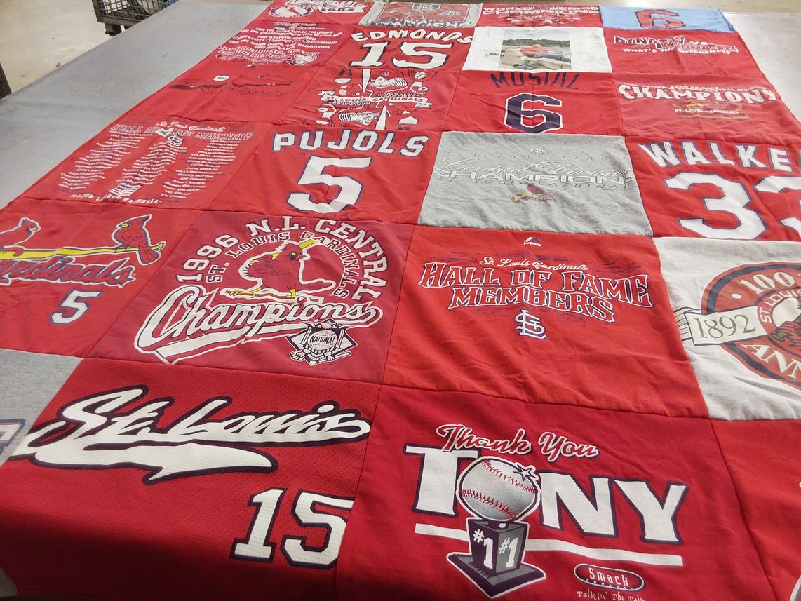 T-shirt quilt featuring st louis cardinals by Russell from MO