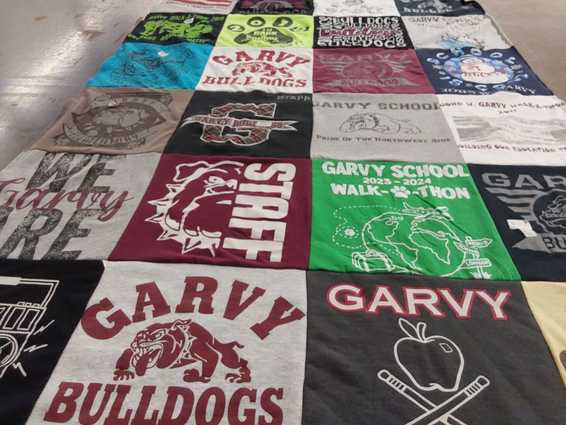 T-shirt quilt featuring garvy bulldogs by Melissa from IL