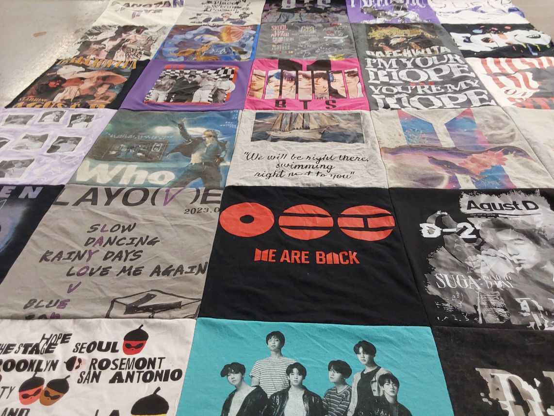 T-shirt quilt with music, k-pop themes by Hilde from PA