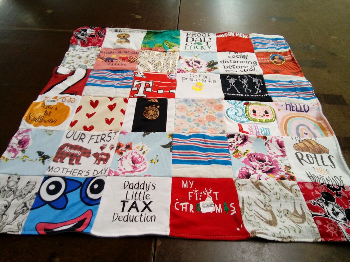 T-shirt quilt with family, holidays themes by Diana from FL