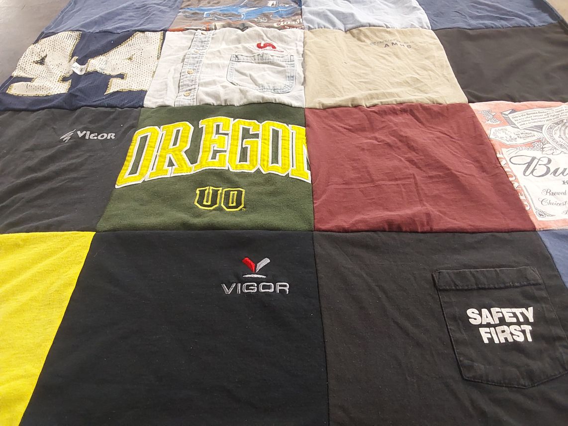 T-shirt quilt from university of oregon by Avera from OR