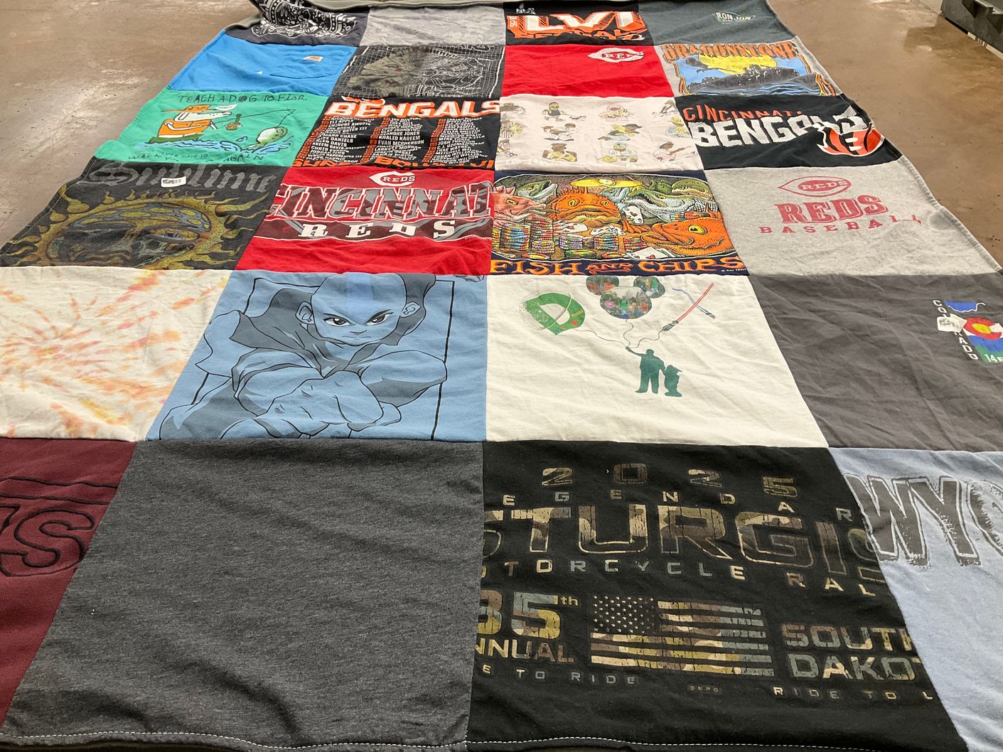 T-shirt quilt featuring cincinnati reds, cincinnati bengals by Larin from FL