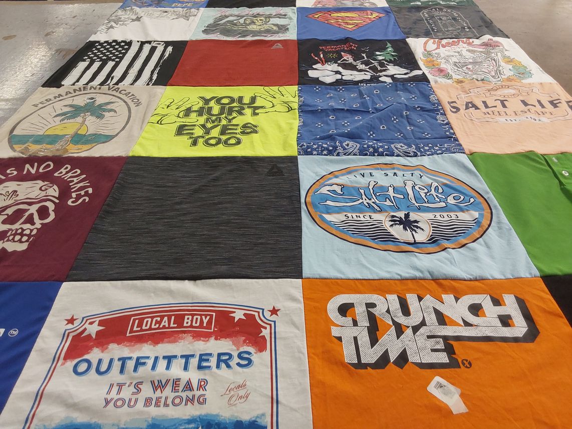 T-shirt quilt with beach, vacation themes by REBECCA from FL