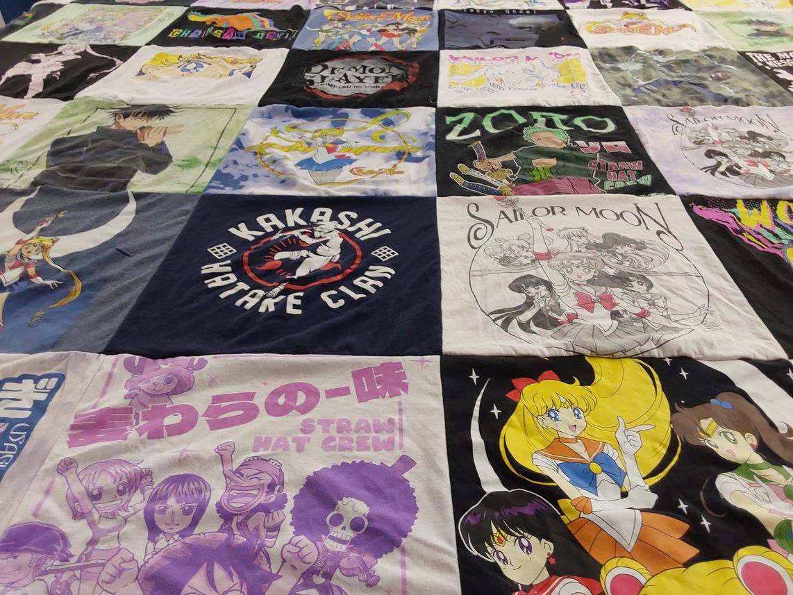 T-shirt quilt with anime, manga themes by Zonnaly from NJ