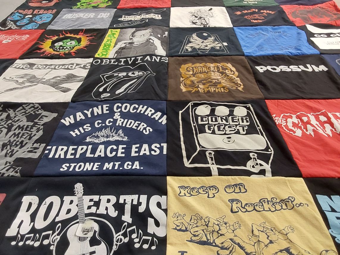 T-shirt quilt with music, concerts themes by Thomas from MA
