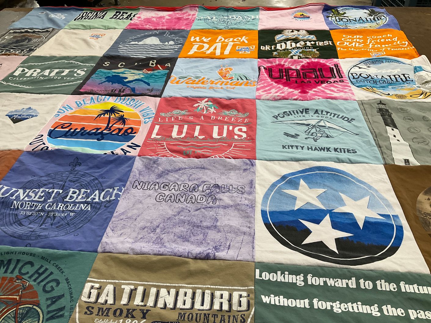 T-shirt quilt with travel, beaches themes by DIANA from TN