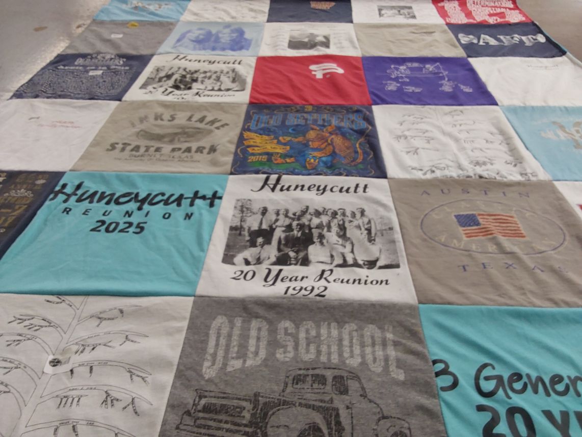T-shirt quilt with family reunions, state parks themes by Stella from TX
