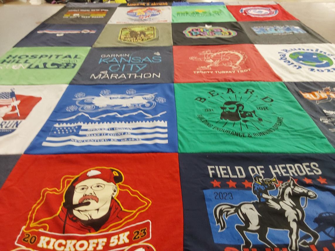 T-shirt quilt with running, marathons themes by Yvonne from MO