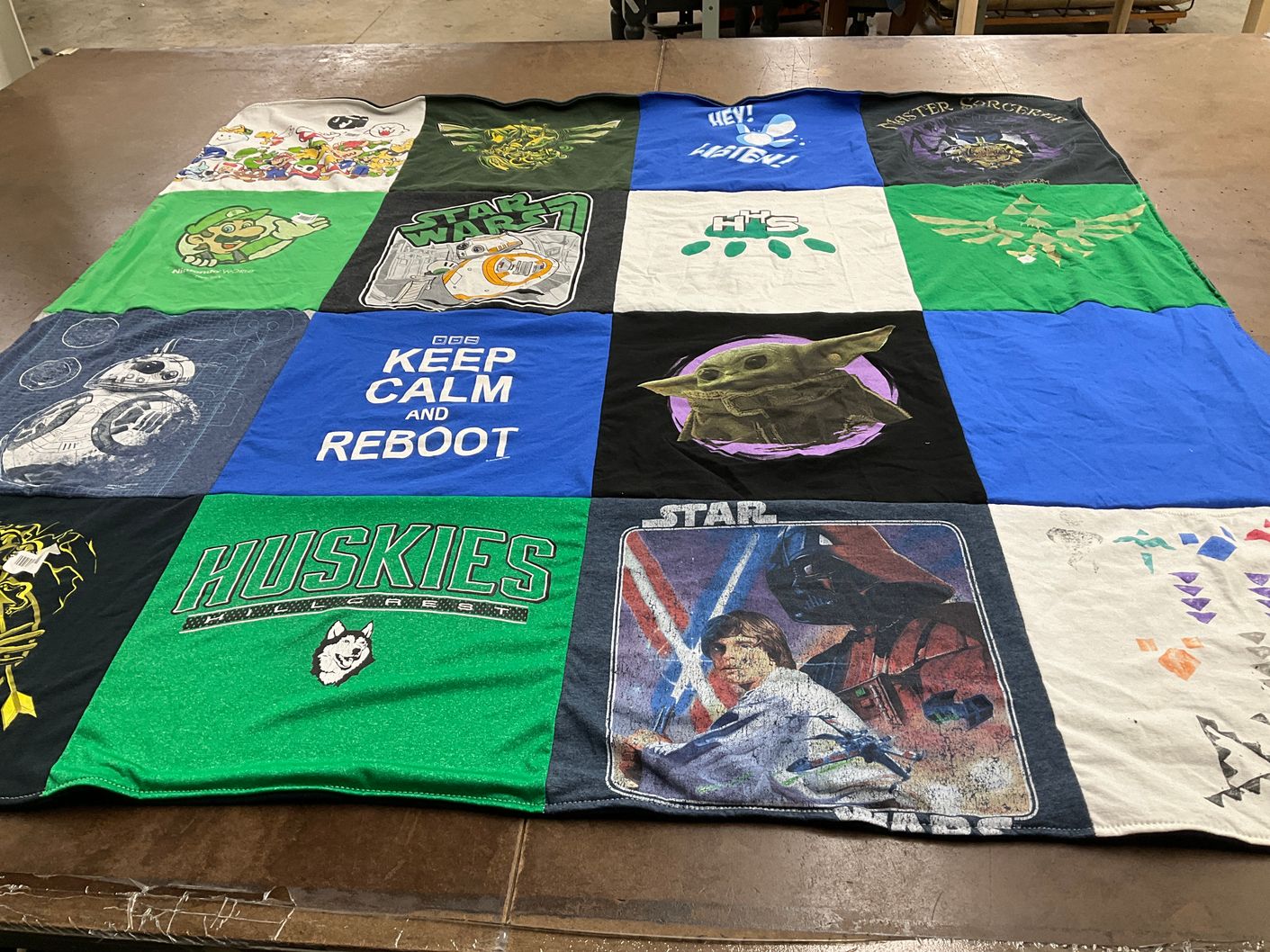 T-shirt quilt from huskies college by Wendy from UT