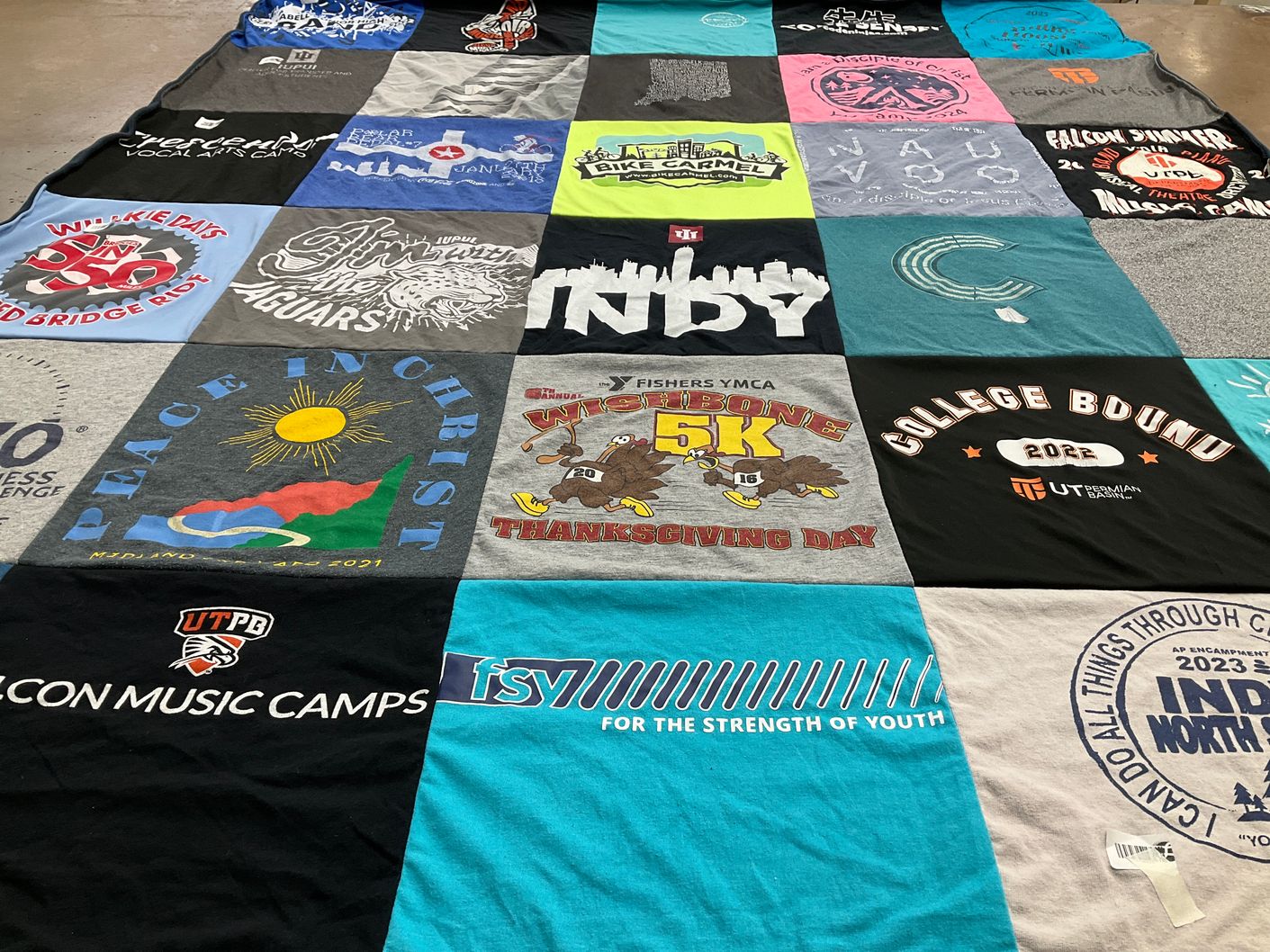 T-shirt quilt featuring jaguars by Rachelle from UT