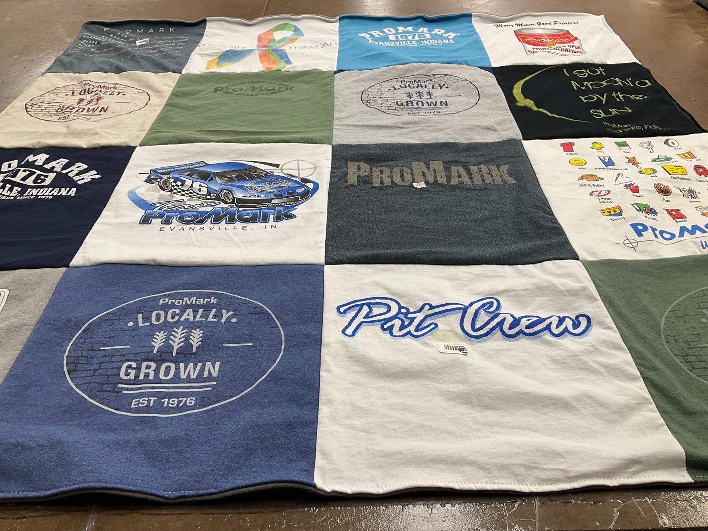 T-shirt quilt with racing themes by Kena from IN
