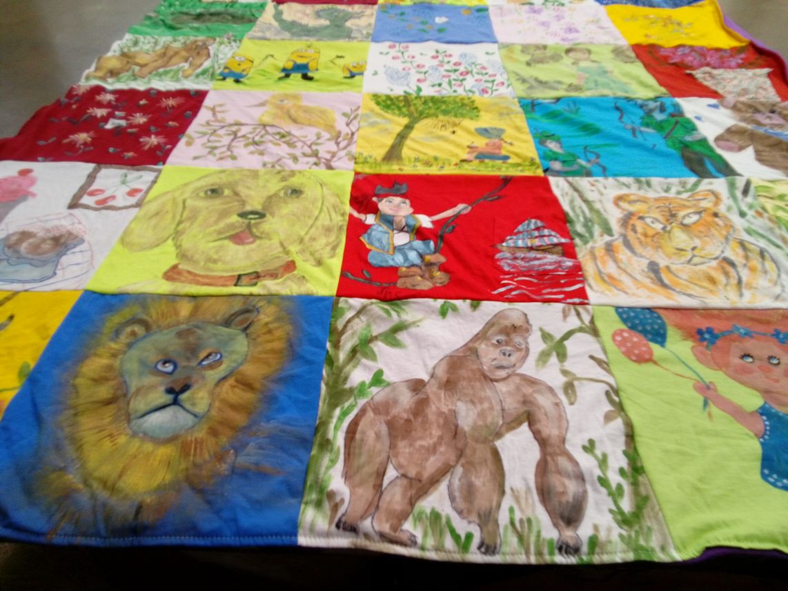 T-shirt quilt with animals, art themes by Elaine from NJ