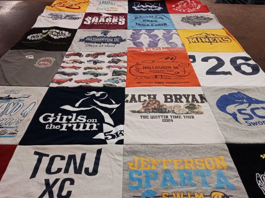 T-shirt quilt from the college of new jersey by Meaghan from NJ