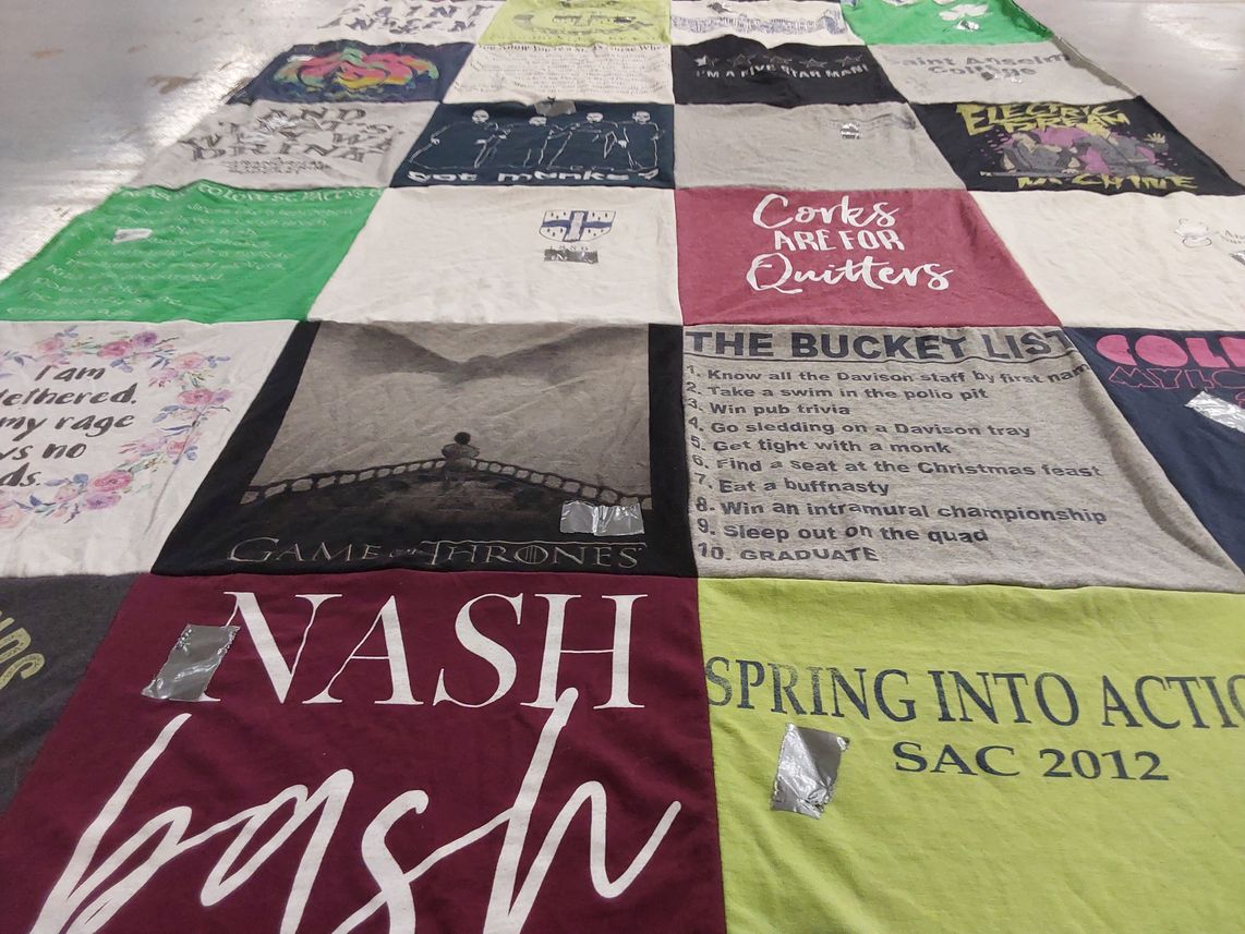 T-shirt quilt with game of thrones themes by Katie from ME