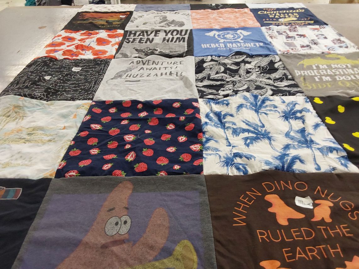 T-shirt quilt with humor, animation themes by Abigail from UT
