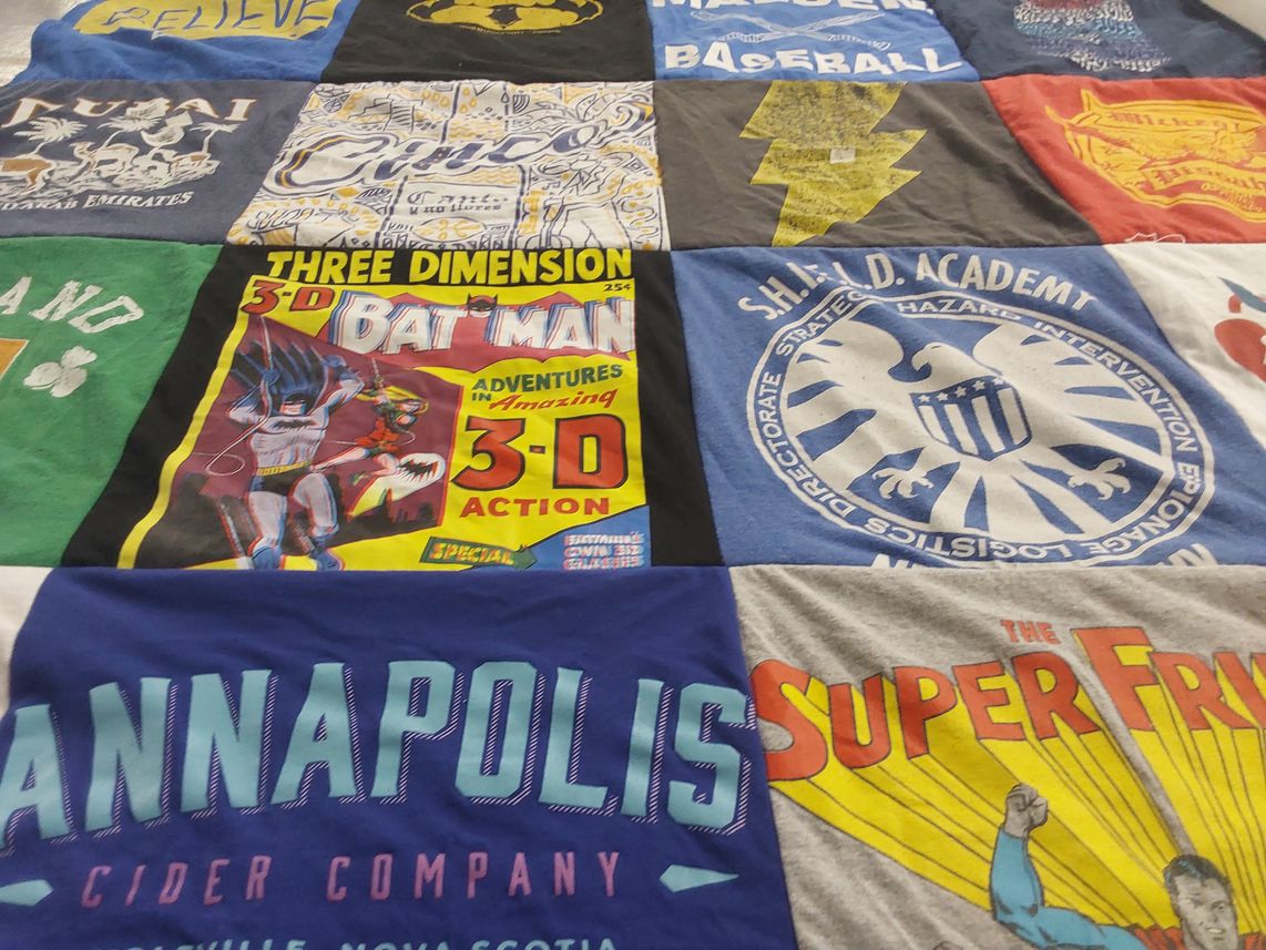 T-shirt quilt with comics, superheroes themes by Julia from MA