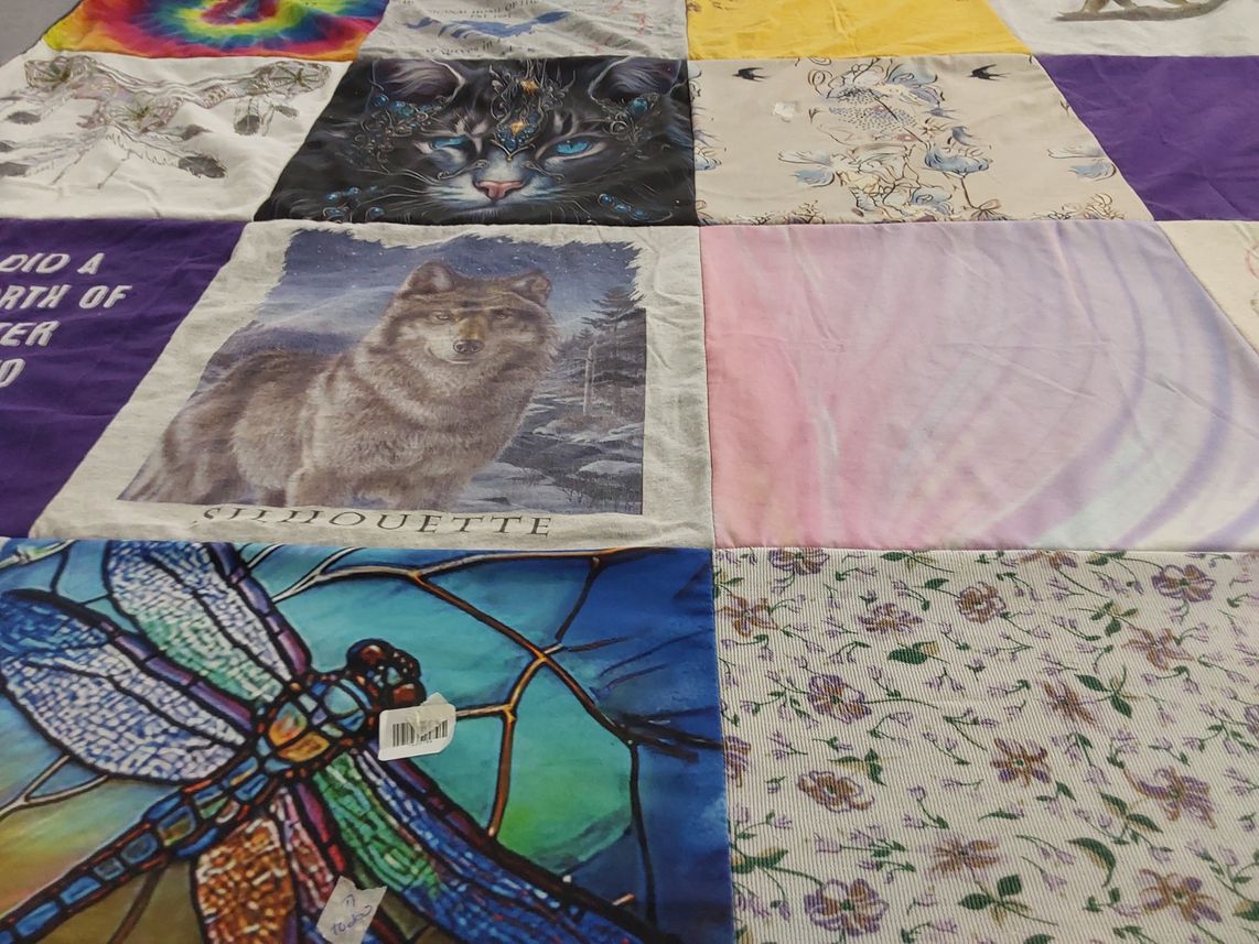 T-shirt quilt with nature, animals themes by Kimberley from OH
