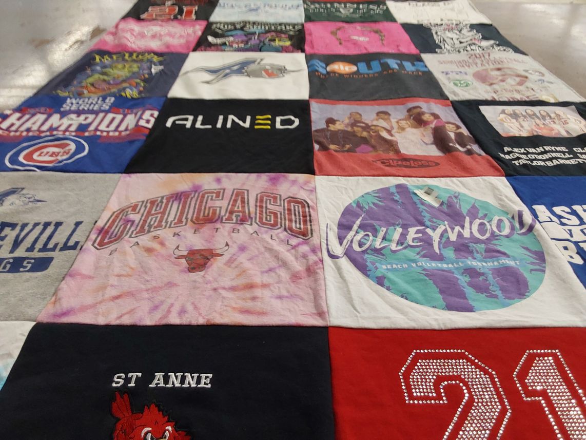 T-shirt quilt featuring chicago bulls by Cecilia from IL