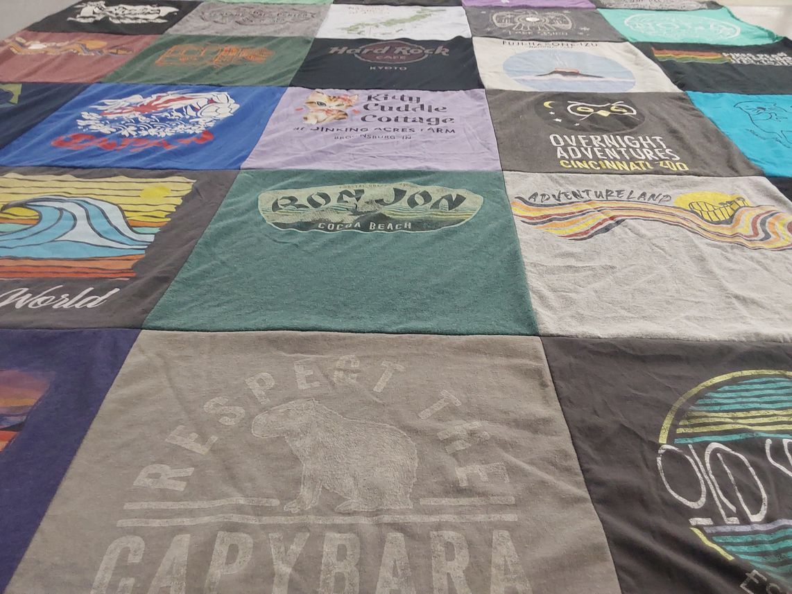 T-shirt quilt with travel, animals themes by Jessica from IN