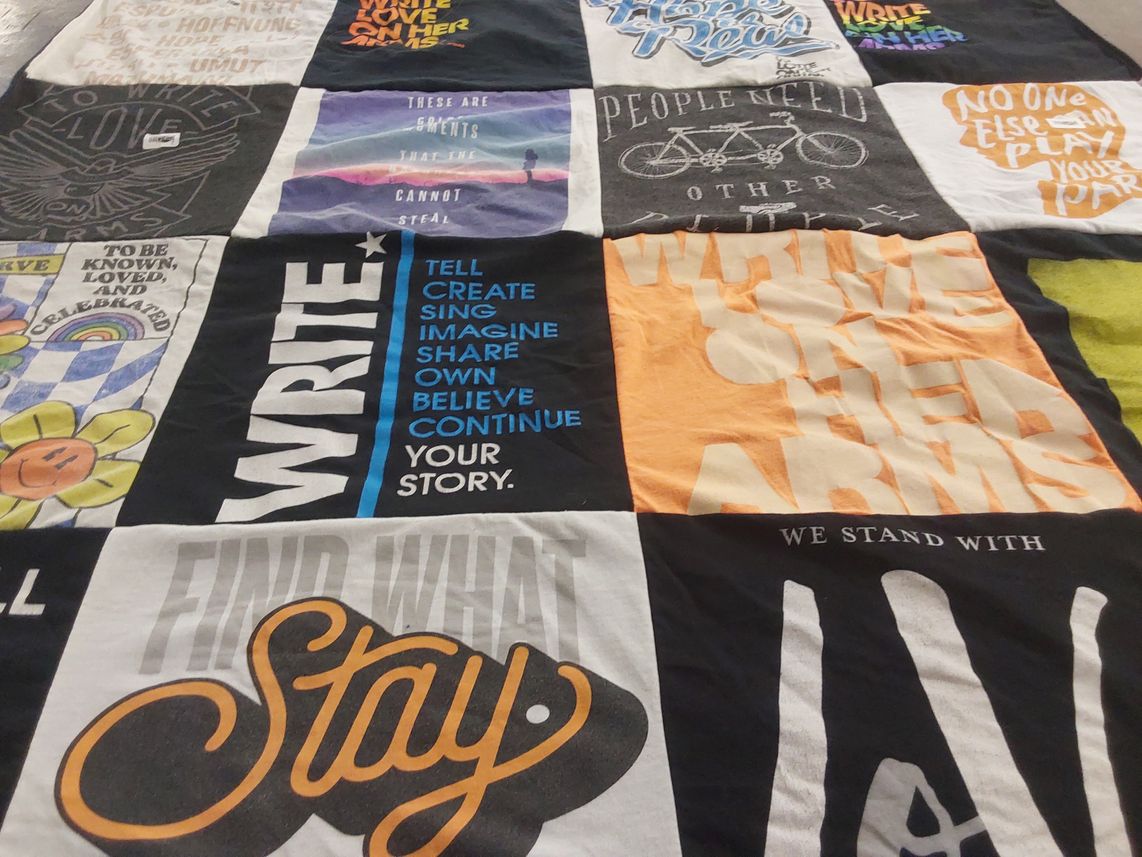 T-shirt quilt with writing, art themes by Danielle from NV