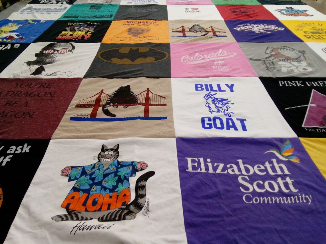 T-shirt quilt with cats, hawaii themes by Mary from OH
