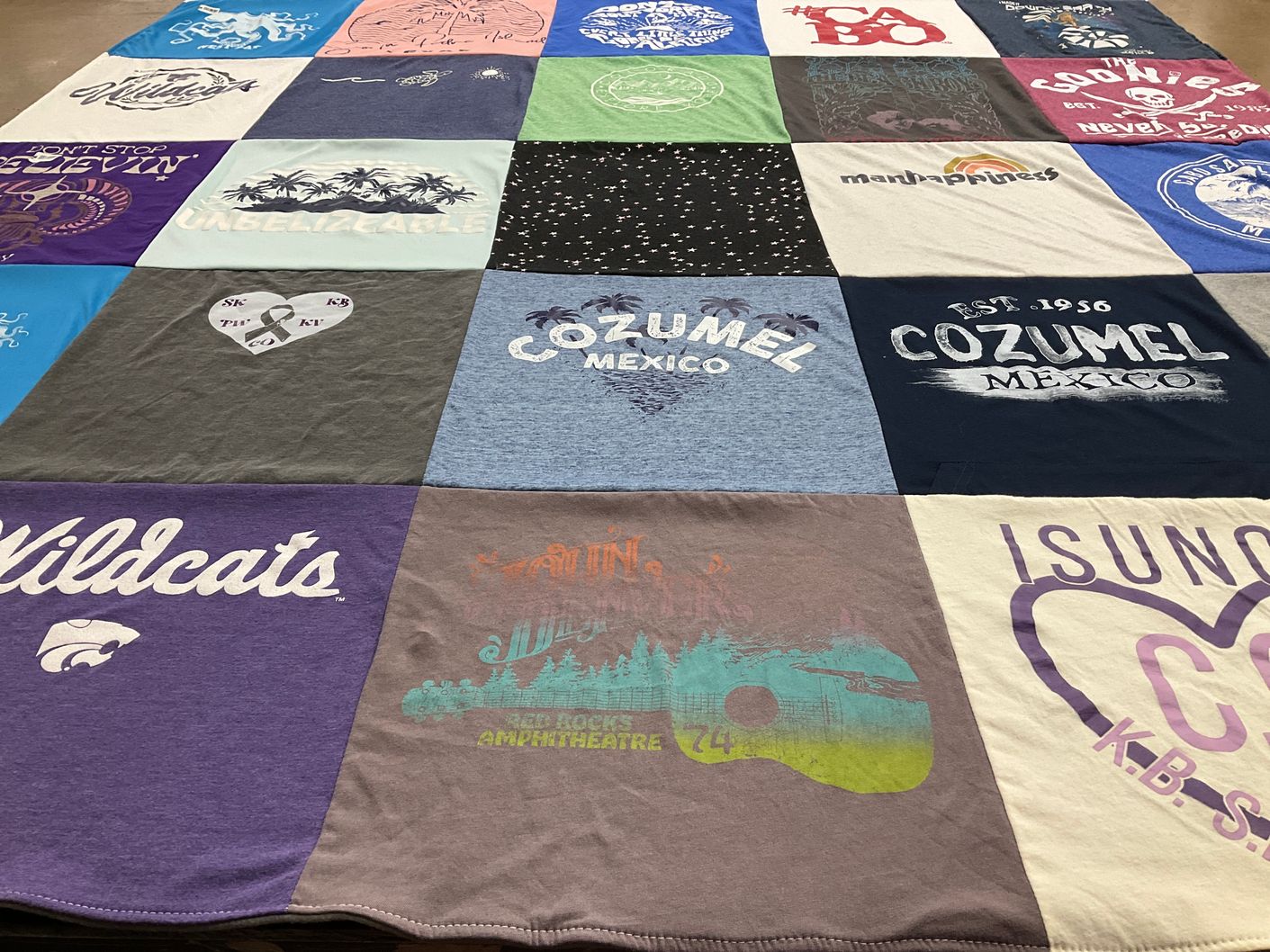 T-shirt quilt featuring kansas state wildcats by LINDSAY from KS
