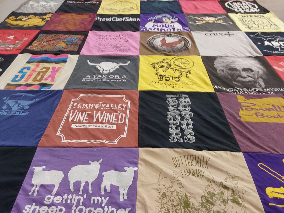 T-shirt quilt with wine, arts themes by Niels from BC