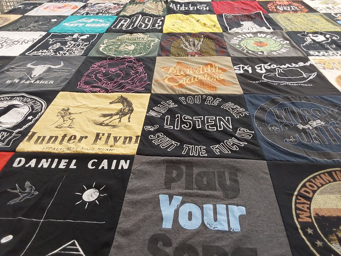 T-shirt quilt with music themes by 4108 from IL