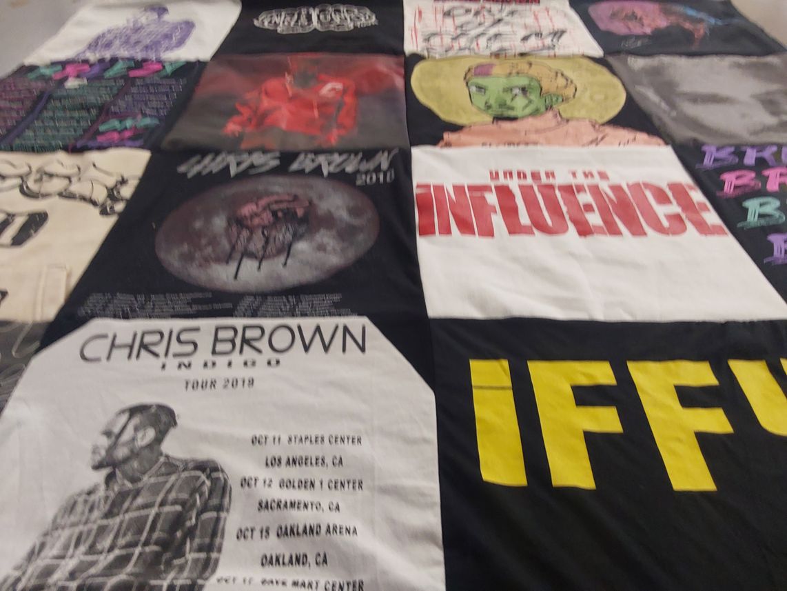 T-shirt quilt with music, concerts themes by Mackenzie from CA
