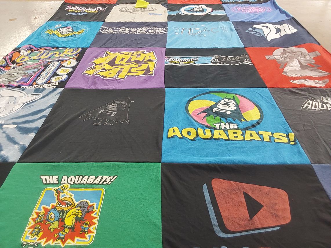 T-shirt quilt by Thomas from CA