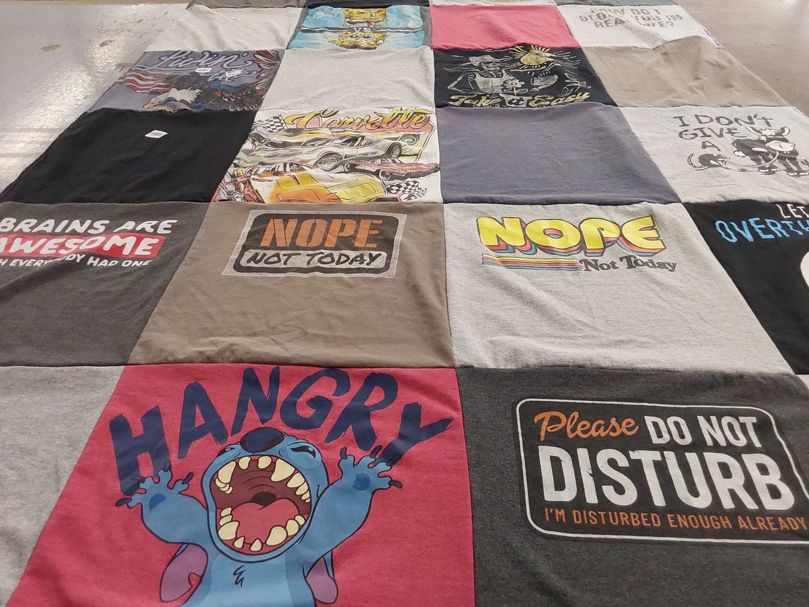 T-shirt quilt with humor,  cartoons themes by Jessicca from AZ