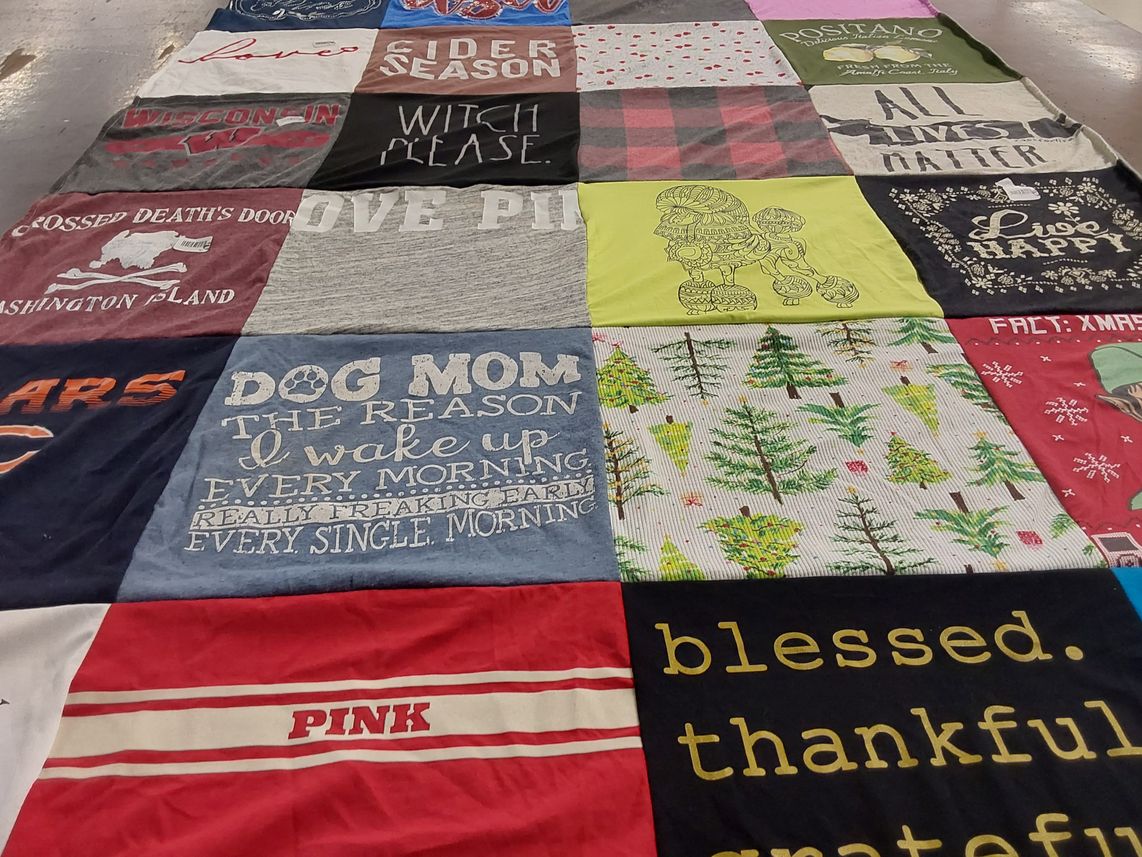 T-shirt quilt featuring bears by Jason from WI