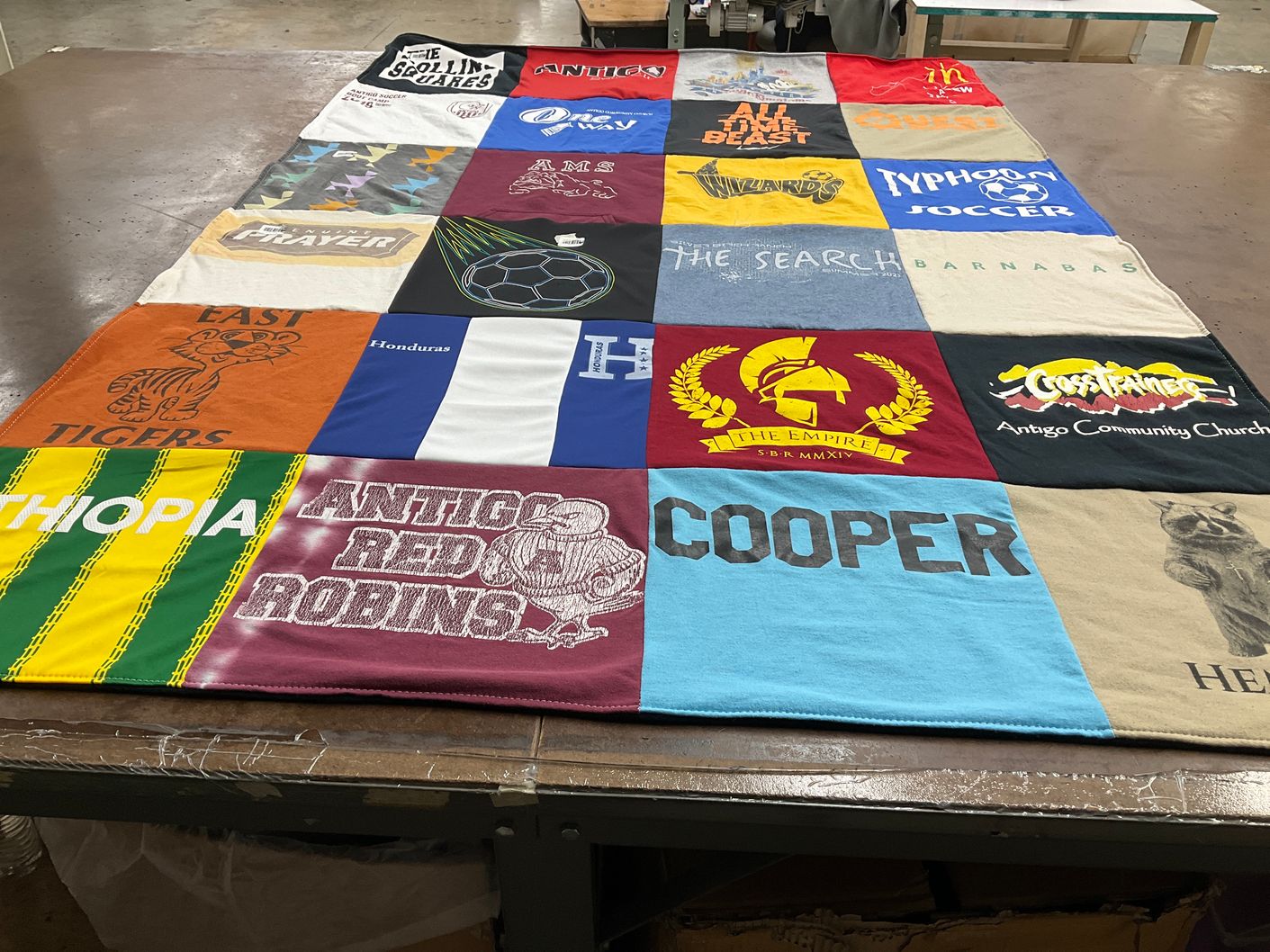 T-shirt quilt featuring antigo red robins by Tracy from WI