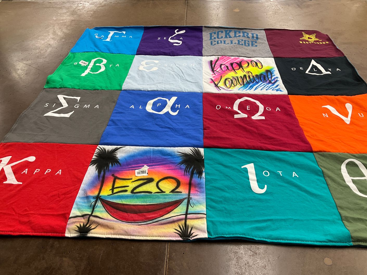 T-shirt quilt from eckerd college by Amelia from MD