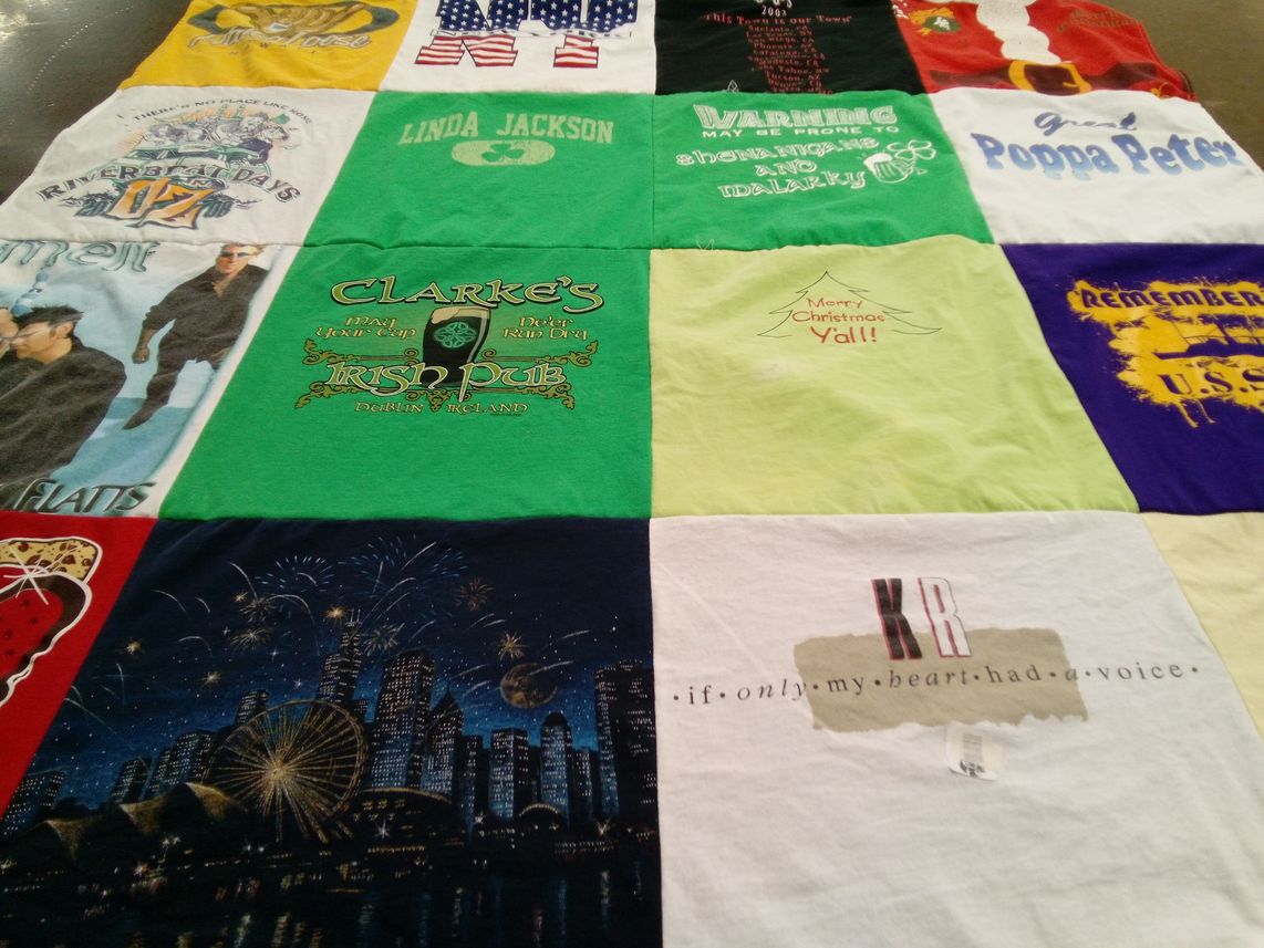 T-shirt quilt with irish culture, pubs themes by Alex from MO